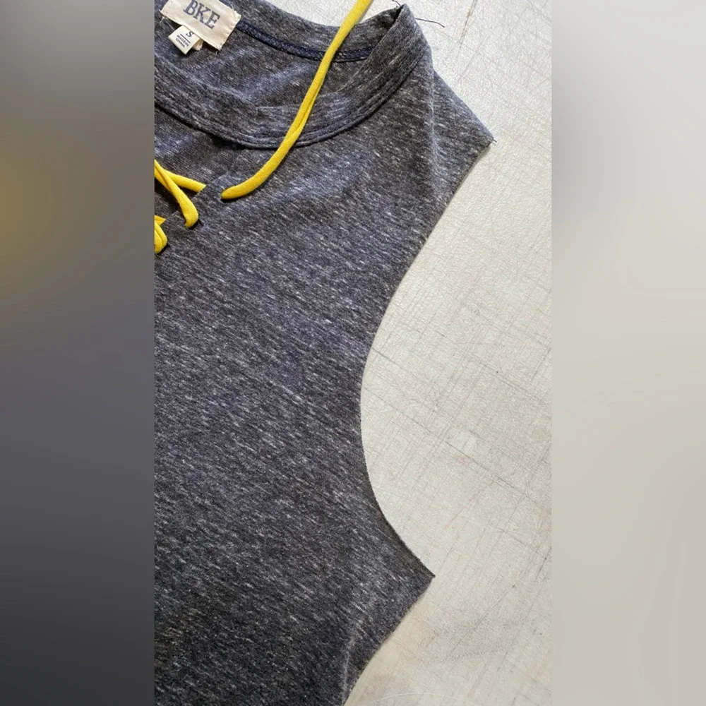 BKE Charcoal Sleeveless Top with Mustard Lace-Up - Picture 7 of 8